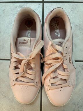 PUMA Women's Pink Jada Renew sneaker size 8